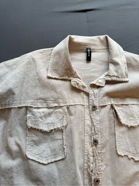 Utility Jacket in Light Beige with Frayed Pocket Details